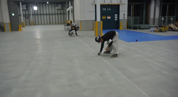 レイアウトの墨出し作業